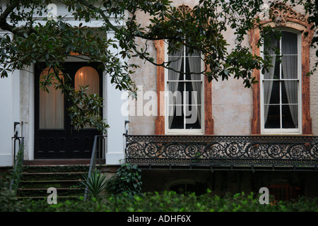 Maison d'habitation dans le quartier historique de Savannah en Géorgie, rue Gordon Banque D'Images