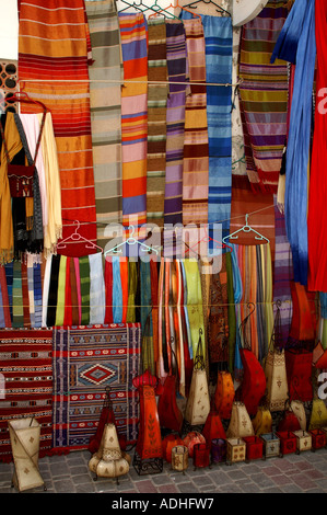 Matériau de couleur vive sur vente à Essaouira Maroc Banque D'Images