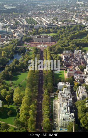 Vue aérienne de la galerie menant au palais de Buckingham à Londres Banque D'Images