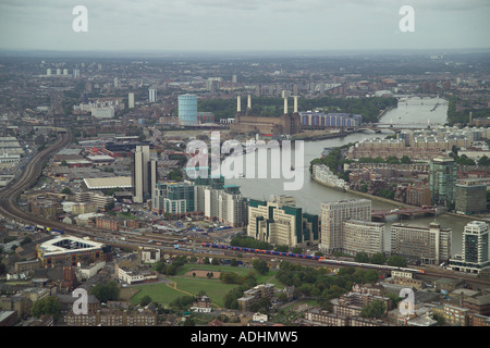 Vue aérienne du siège du MI6 à Vauxhall Cross à Londres. En vedette est aussi Battersea Power Station, Nine Elms et Pimlico Banque D'Images