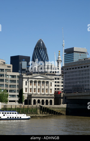 Le Gherkin poissonniers Hall 1834 Ville de Londres par la Tamise Angleterre UK Banque D'Images