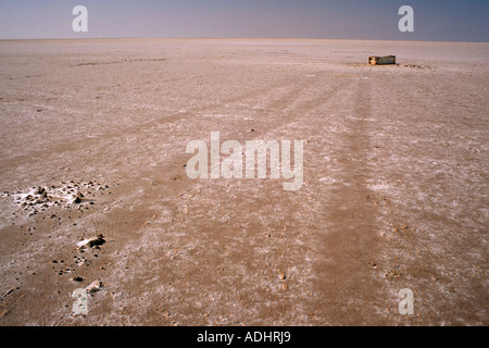 Désolé et vide les salines de la Chott el Jerid près de Matmata Tunisie Banque D'Images