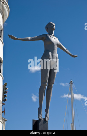 Belle plongée Scarborough Phare prochaine sculpture acier Yorkshire UK Banque D'Images