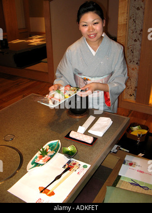 Restaurant japonais Japon Tokyo Ginza shopping femme la plus futée s Banque D'Images