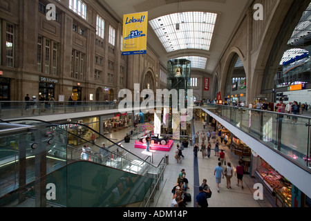 Hauptbahnhof Leipzig Saxe Allemagne la plus grande gare ferroviaire de passagers en Europe Banque D'Images