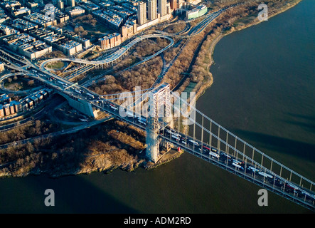 Vue aérienne au-dessus du pont George Washington, New York City, New York, Manhattan, la rivière Hudson Banque D'Images
