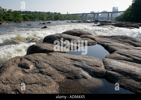 Richmond Virginia,James River,eau,Belle Isle,rochers,eau vive,VA060518004 Banque D'Images
