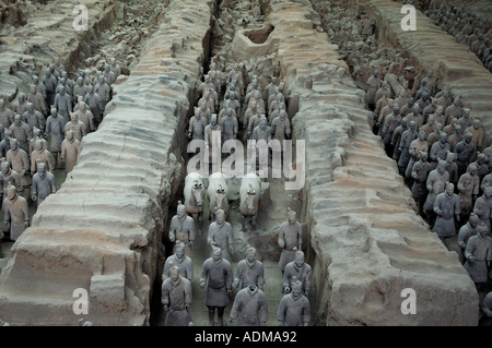 L'Armée de terre cuite, une ancienne collection de sculptures représentant des armées de Qin Shi Huang, le Premier Empereur de Chine, Xi'an, Chine Banque D'Images