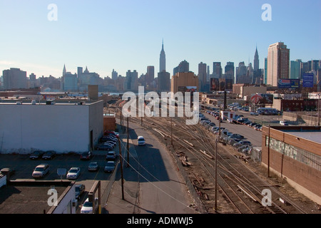 La gare. La ville de Long Island. Vue du pont Pulaski. En arrière-plan de Manhattan. La ville de New York, USA Mai 2006 Banque D'Images