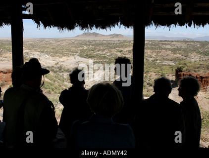 La gorge d'Olduvai en Tanzanie safari touristique Banque D'Images