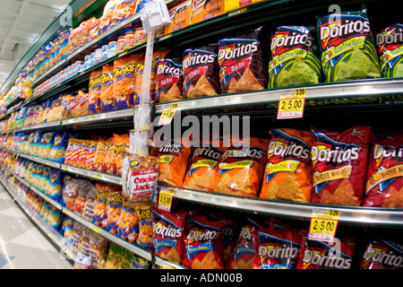 Snack food allée de grand supermarché américain Banque D'Images