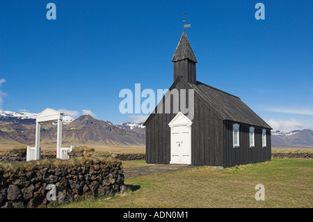 Peint noir église traditionnelle à Budir penninsula Snaefellsnes Islande de l'Ouest Europe de l'UE Banque D'Images