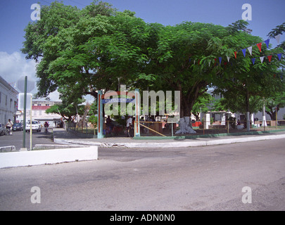 BELIZE CITY BELIZE AMÉRIQUE CENTRALE Août Battlefield Park avec sa fontaine ornementale renommé de Central Park Banque D'Images