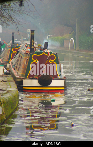 Frosty matin froid sur le canal Banque D'Images