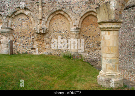 Pierres en ruine à Boxgrove Priory, West Sussex, Angleterre Banque D'Images