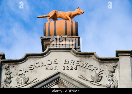 Les anciens bureaux de Cascade Brewery à Collins Street Hobart Tasmanie avec l'emblème d'une thylacine sur un baril de bière Banque D'Images