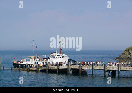 Le MS Oldenburg, le Lundy Island Ferry, accosté sur l'île de Lundy, avec les passagers, North Devon Banque D'Images