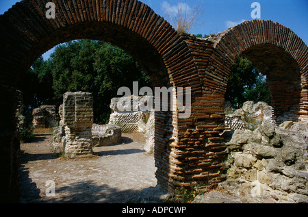 Cuma Campanie Italie Reste du Tempio di Giove dans le Parco Archeologico Archaeological Park Banque D'Images