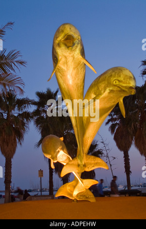 Sculpture de dauphin affichage à Santa Barbara en Californie waterfront Banque D'Images