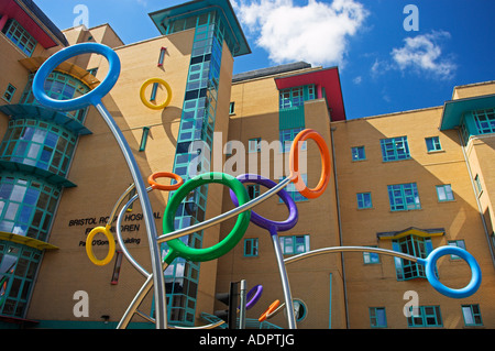 Bristol Royal avant l'Hôpital pour enfants Paul O Gorman Building UBHT Angleterre Banque D'Images