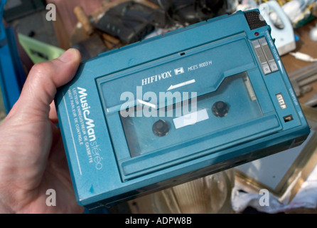 Paris France, Shopping les années 1980, Consumer Electronic portable 'lecteur de cassette audio' marché aux puces 'Walkman' Vintage Banque D'Images