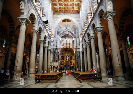Intérieur de la cathédrale du Duomo à la Piazza del Duomo, la Place des Miracles à Pise Italie Banque D'Images