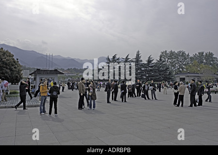 La CHINE XI'AN les touristes chinois à l'entrée du Musée des guerriers en terre cuite de Qin Banque D'Images