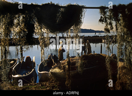 Coucher du soleil sur le lac Trasimène, Ombrie, Italie Banque D'Images