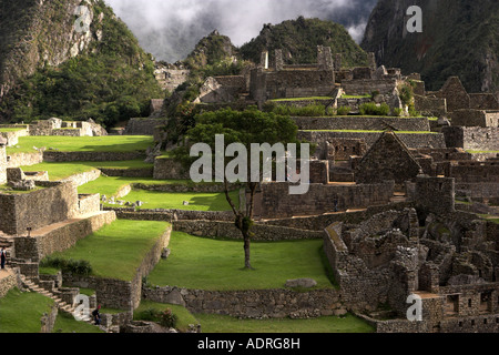 [Machu Picchu], [de] Plaza sacrée et d'anciennes ruines Inca, Pérou, Amérique du Sud' Banque D'Images