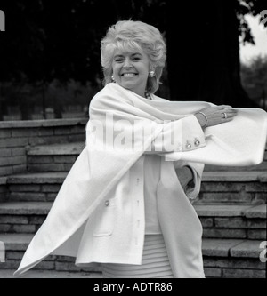 Gloria Hunniford TV Radio et présentateur de télévision anglais angleterre angleterre Europe Vic Vertical Singh Banque D'Images