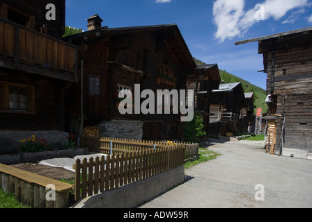 Patrimoine en bois Maisons de Ulrichen, vallée de Conches, le haut Valais, Suisse Banque D'Images