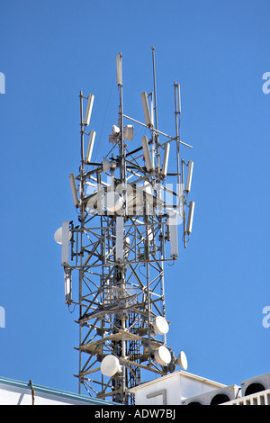 Transmetteur téléphonique mobile mât dans Bodrum Turquie Banque D'Images