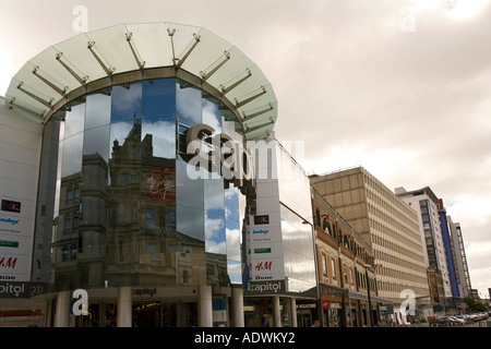 Pays de Galles Cardiff Centre commerçante Queen Street Capitol Center Banque D'Images