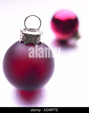 Boules de Noël ronde brillant de couleur Banque D'Images
