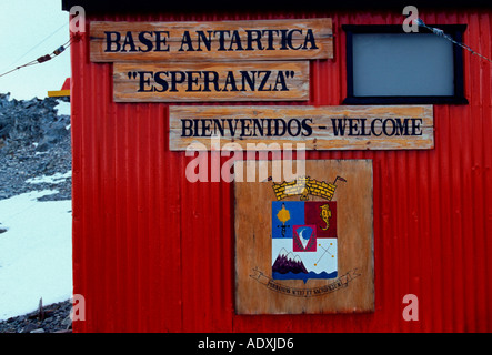 Panneau de bienvenue, bienvenidos, welcome, base de l'armée argentine esperanza et de la recherche scientifique, Hope Bay, péninsule antarctique, l'antarctique Banque D'Images