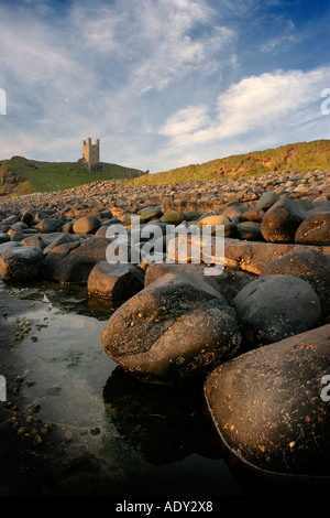 Vue sur Château De Dunstanburgh Banque D'Images