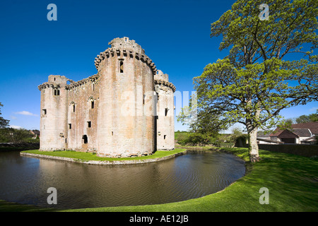 Nunney Castle et Moat, Somerset Banque D'Images