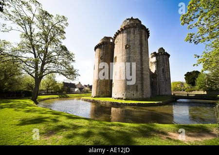 Nunney Castle et Moat, Somerset Banque D'Images