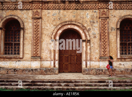 Église de la mission jésuite - San José de Chiquitos, BOLIVIE Banque D'Images