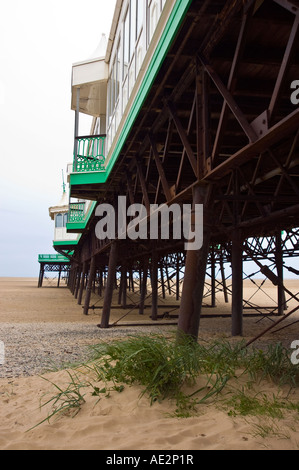 Shot de sous la jetée à Lytham St Annes, près de Blackpool Banque D'Images