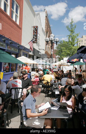 Ann Arbor Michigan,main Street,Art Fairs,al fresco trottoir extérieur tables,tables à manger,MI070721071 Banque D'Images