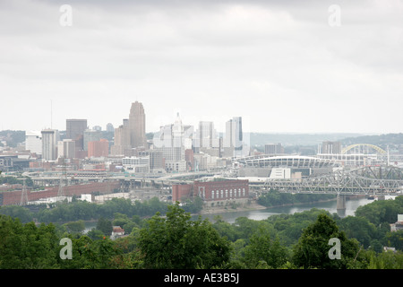 Kentucky, KY, Appalachian State, Bluegrass, Covington, Devou Park Golf course, Cincinnati Skyline, vue, Ohio River, OH070728053 Banque D'Images