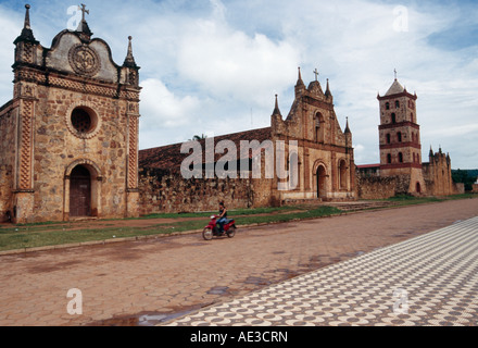 Église de la mission jésuite - San José de Chiquitos, BOLIVIE Banque D'Images