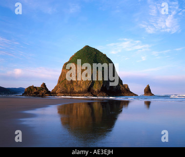 Haystack Rock Cannon Beach Oregon USA Banque D'Images