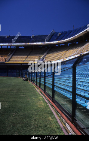 Clôture de sécurité à l'intérieur de la Bombonera, stade de football de Boca Juniors, La Boca, Buenos Aires, Argentine Banque D'Images