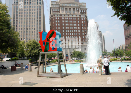 Statue d'amour à JFK Plaza Philadelphia Pennsylvania PA USA Banque D'Images