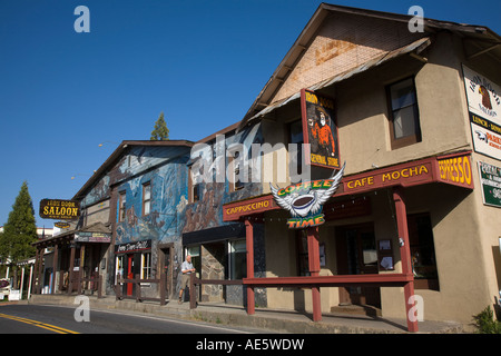 Rue principale de GROVELAND au coeur de pays de l'or et la Sierra Nevada en Californie GROVELAND Banque D'Images