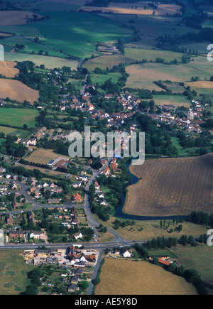 Le Village de Nayland à côté de la rivière Stour sur la frontière de Suffolk Essex A134 à l'avant-plan Banque D'Images