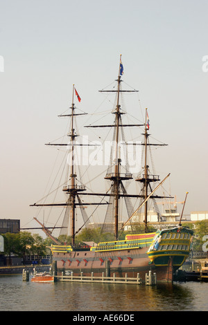 Amsterdam, Hollande. de Amsterdam à l'scheepvaart Museum. réplique du navire à voile du 18ème siècle Banque D'Images