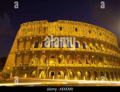 Europe Italie Latium Rome Colisée dans la nuit Banque D'Images